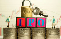 鼓勵持股滿三年的原有股東將部分老股向投資者轉讓，轉讓后，公司實際控制人不得發(fā)生變更。

 　　嘉實財富管理有限公司財富管理總監(jiān)吳妙娟：老股轉讓也是一個亮點，而不是像以前僅僅是發(fā)行新股。對股價做出穩(wěn)定的要求，對中小投資者利益有比較好的保護作用。