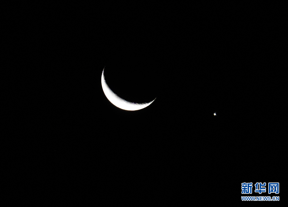 星月合抱奇觀(guān)