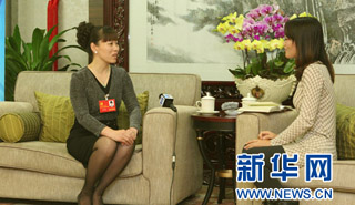 北京公交集團(tuán)駕駛員劉美蓮:把乘客當(dāng)親人，車(chē)廂里就會(huì)和諧