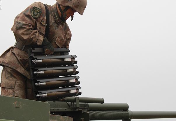 見過給火炮壓彈夾嗎？