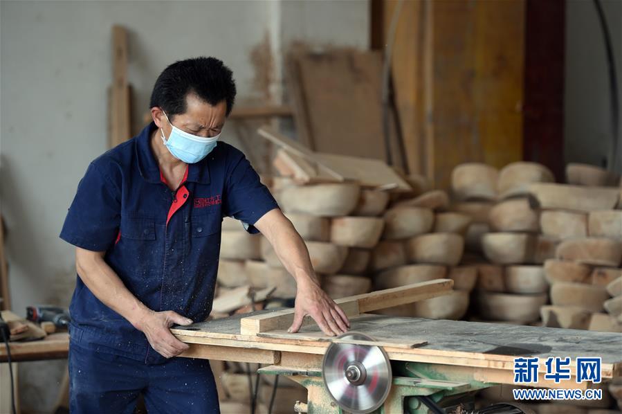  （新華全媒頭條&middot;圖文互動）（5）青春，在希望的田野上&mdash;&mdash;大別山區(qū)尋訪&ldquo;城歸&rdquo;大學(xué)畢業(yè)生