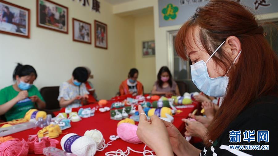 （新華全媒頭條&middot;走向我們的小康生活&middot;圖文互動(dòng)）（8）奮斗繪就&ldquo;新天府&rdquo;&mdash;&mdash;川蜀大地干群&ldquo;戰(zhàn)貧&rdquo;軌跡掃描