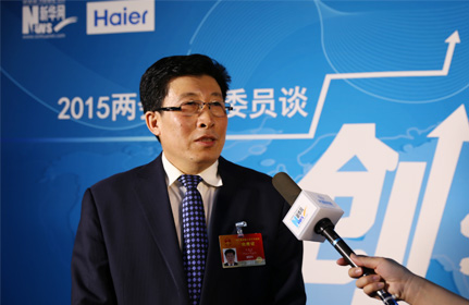 &ldquo;面對(duì)這種新型的、農(nóng)業(yè)轉(zhuǎn)型的項(xiàng)目，政府各級(jí)部門(mén)也都在研究怎么落實(shí)，還有很多細(xì)節(jié)上的問(wèn)題。&rdquo;