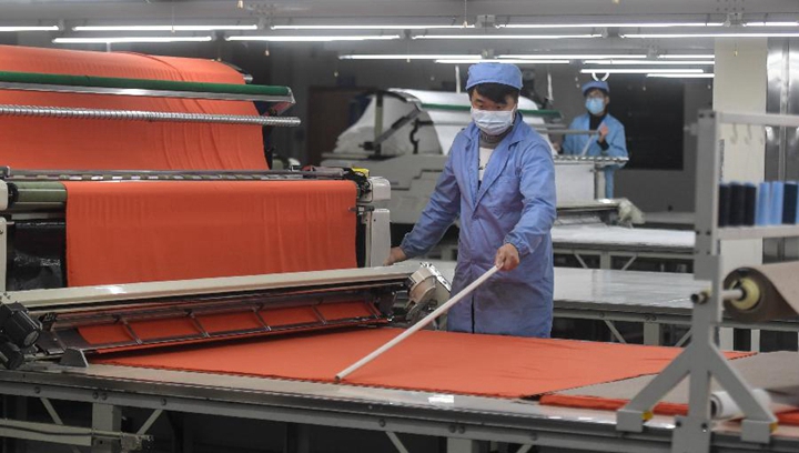 新華社評(píng)論員：用&ldquo;硬核&rdquo;舉措幫助企業(yè)渡難關(guān)