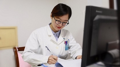 有才！這位女醫(yī)生自創(chuàng)說唱視頻，讓科普更&ldquo;接地氣&rdquo;