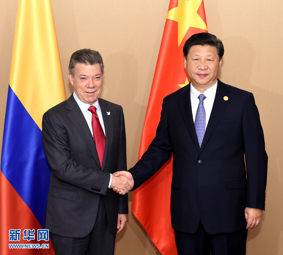 11月18日，國家主席習(xí)近平在菲律賓馬尼拉會見哥倫比亞總統(tǒng)桑托斯。 新華社記者 饒愛民 攝