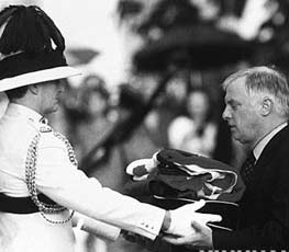 英國插手香港事務 意欲何為？